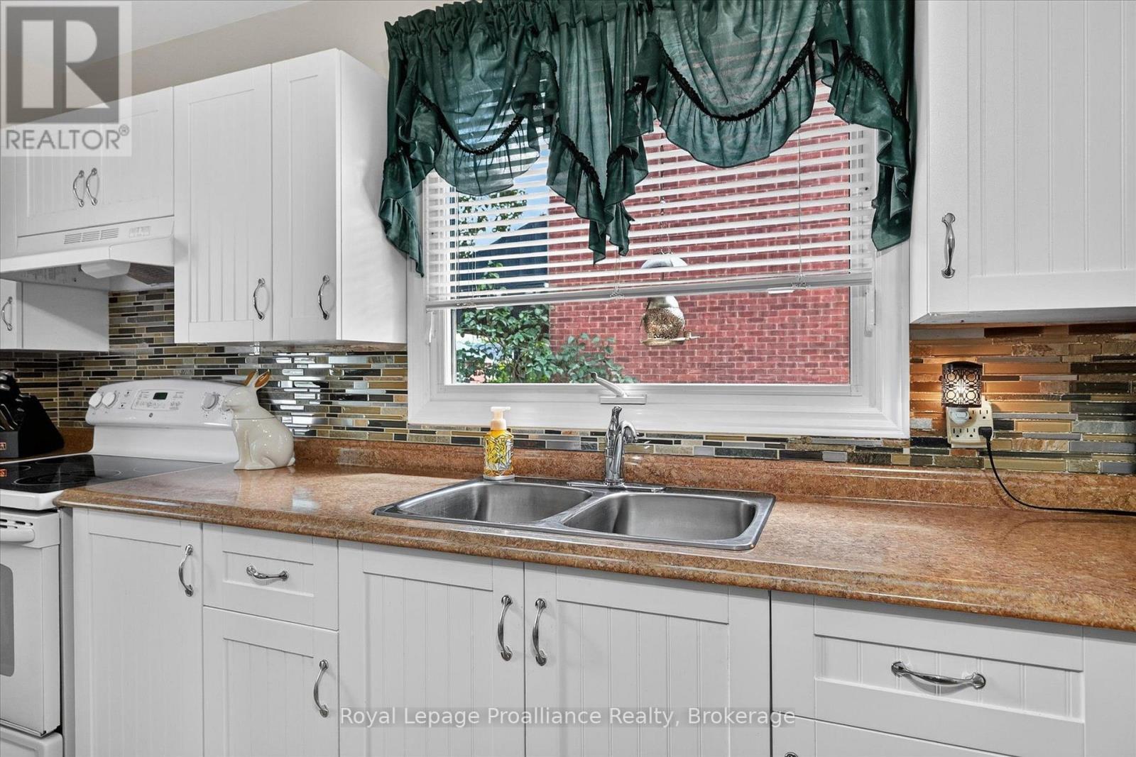 837 Sherburne Street, Peterborough, Ontario  K9J 3B7 - Photo 7 - X13719424