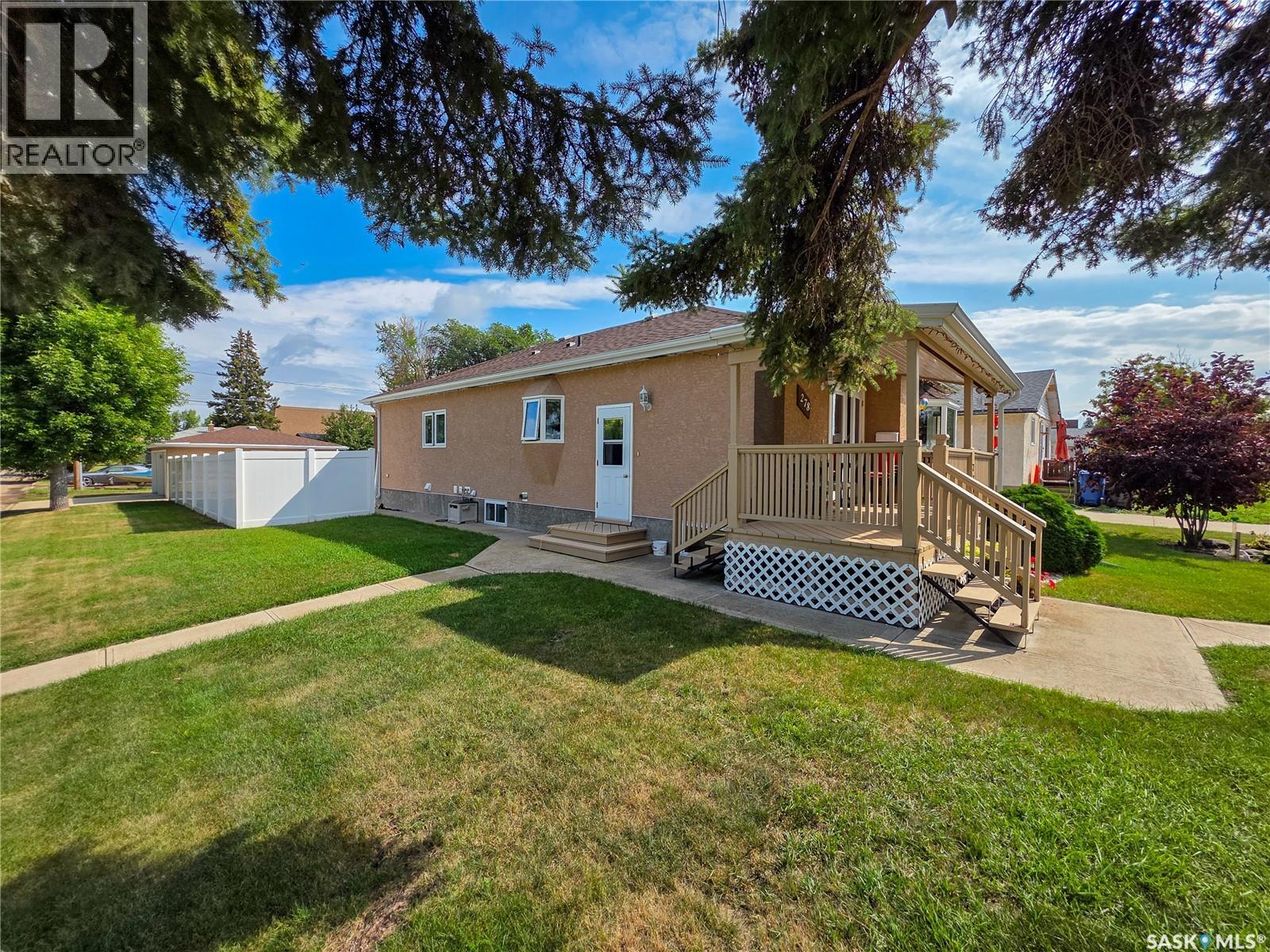 278 9th Avenue W, Melville, Saskatchewan  S0A 2P0 - Photo 3 - SK046622