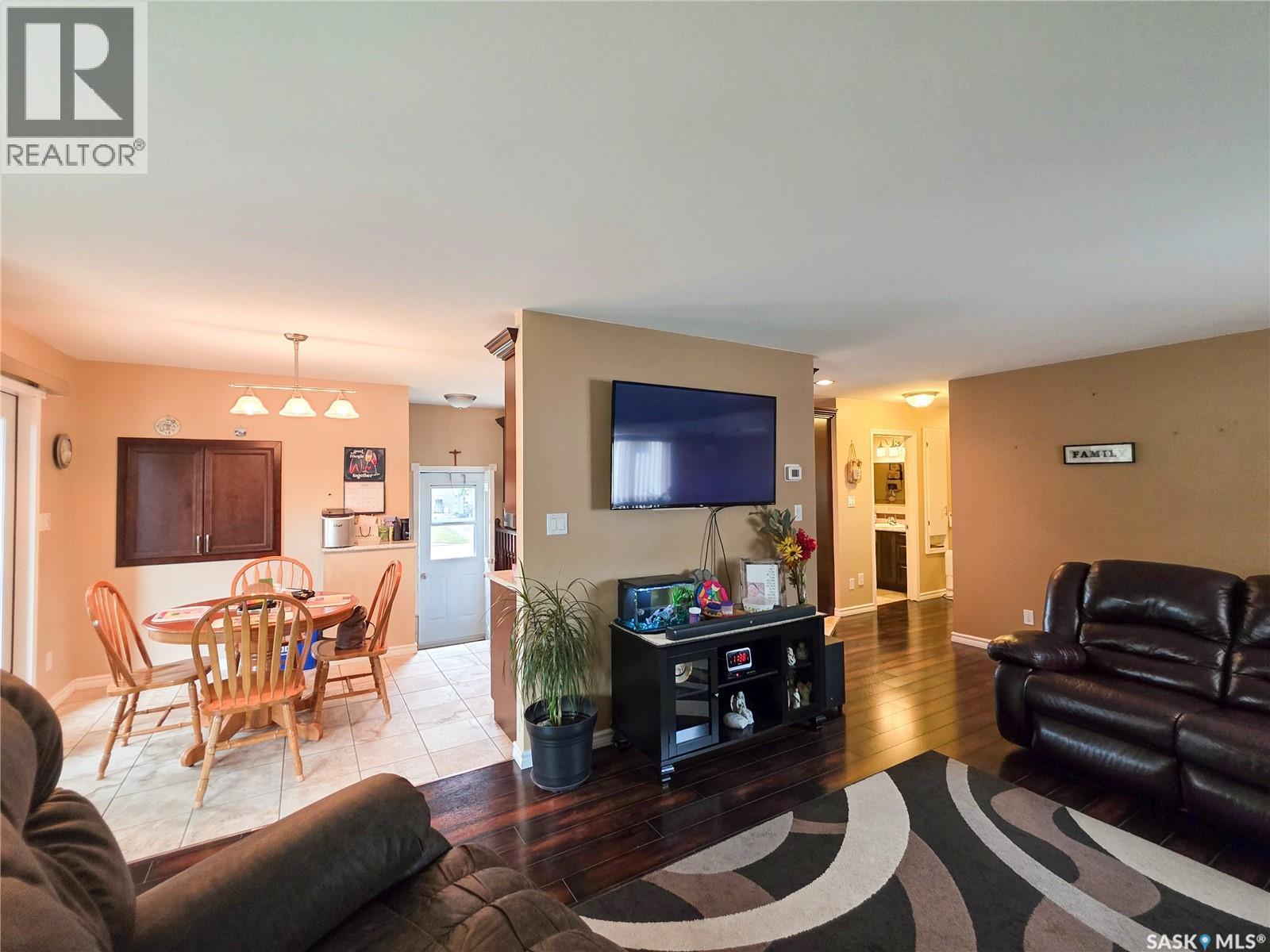 278 9th Avenue W, Melville, Saskatchewan  S0A 2P0 - Photo 21 - SK046622