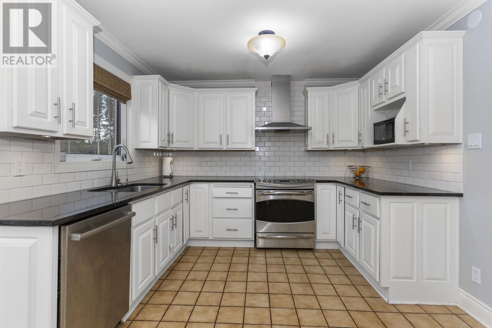 2190 25th Side Rd, Thunder Bay, Ontario  P7K 1G1 - Photo 2 - TB2602550