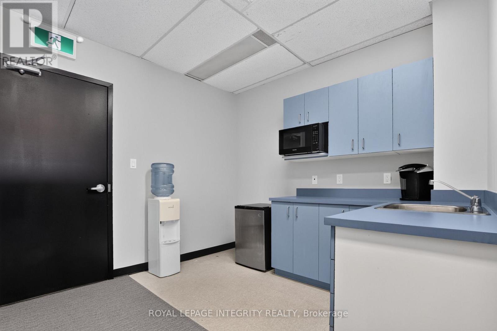 210 & 211 - 150 Katimavik Road, Ottawa, Ontario K2L 2N2 - Photo 11 - X13719404