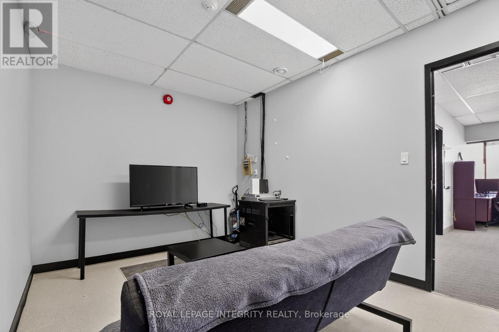 210 & 211 - 150 Katimavik Road, Ottawa, Ontario K2L 2N2 - Photo 23 - X13719404