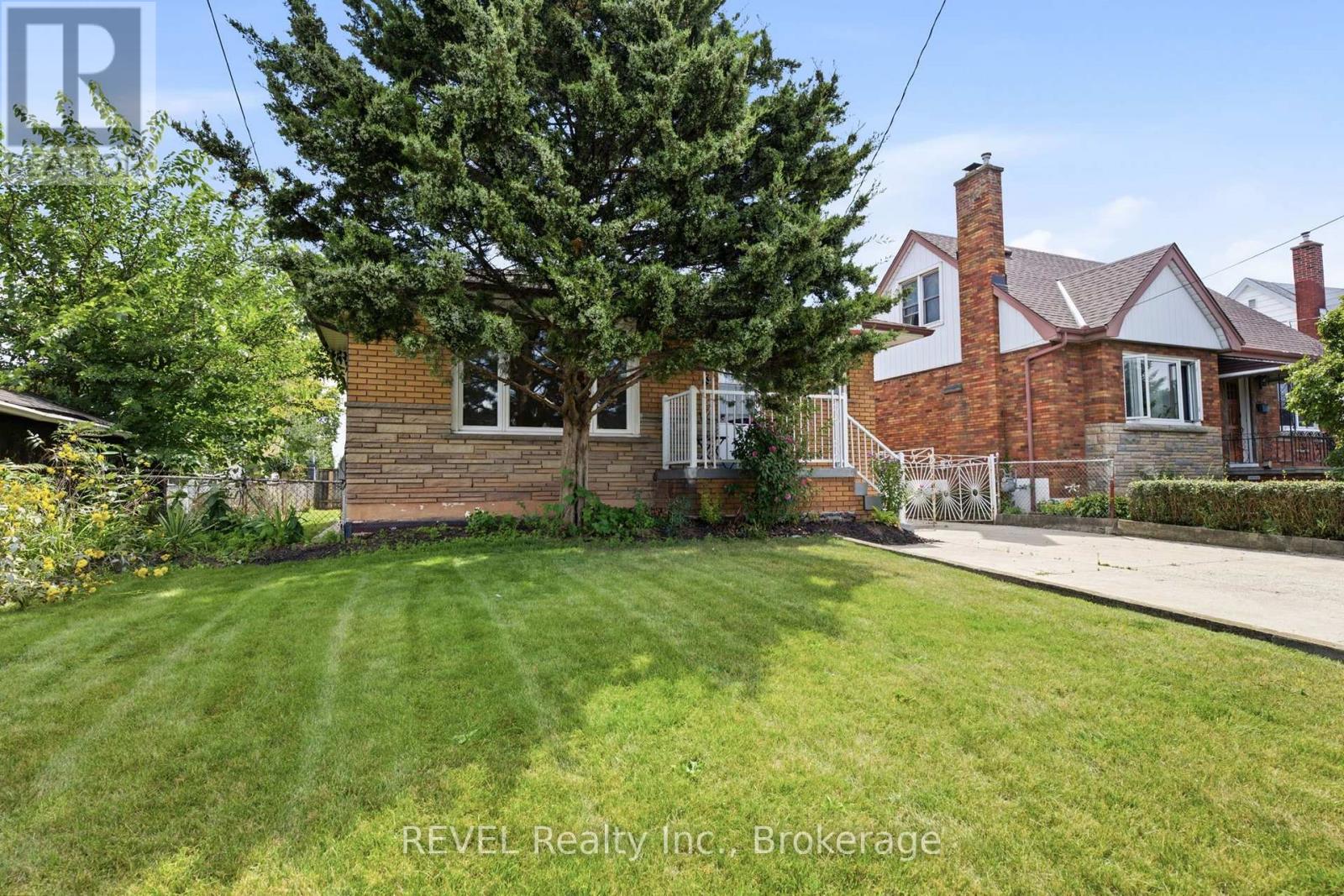 330 Waverly Street, Hamilton, Ontario  L8H 6P9 - Photo 2 - X13719312