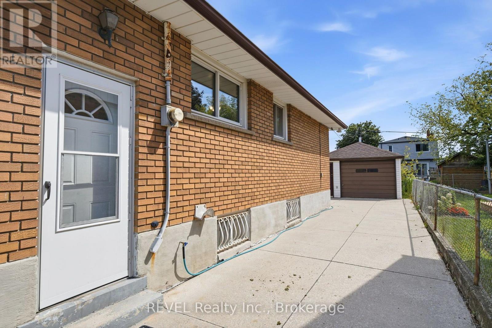 330 Waverly Street, Hamilton, Ontario  L8H 6P9 - Photo 3 - X13719312