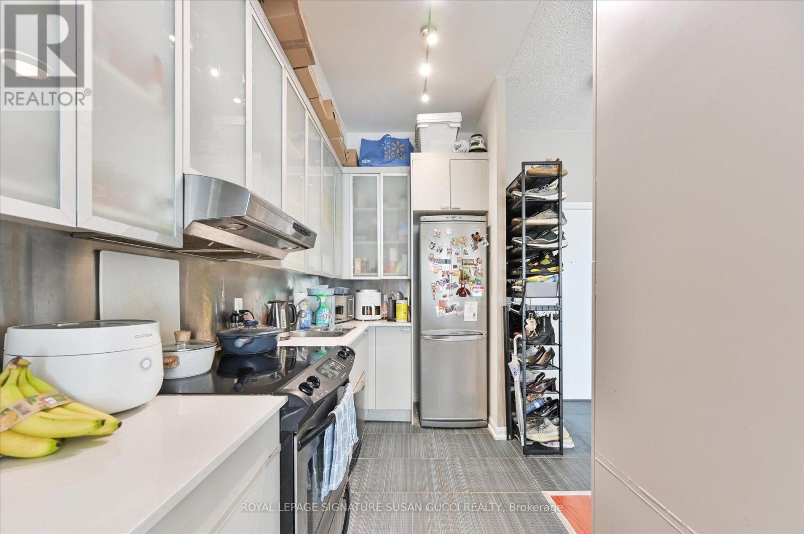 1825 - 111 Elizabeth Street, Toronto, Ontario  M5G 1P7 - Photo 10 - C13719320