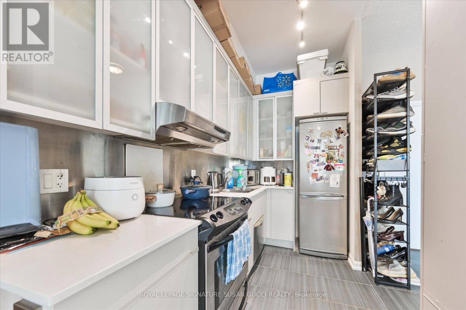 1825 - 111 Elizabeth Street, Toronto, Ontario  M5G 1P7 - Photo 11 - C13719320