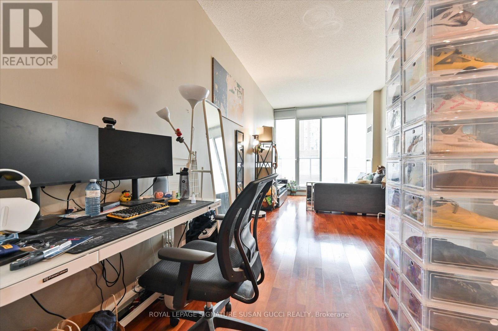 1825 - 111 Elizabeth Street, Toronto, Ontario  M5G 1P7 - Photo 5 - C13719320