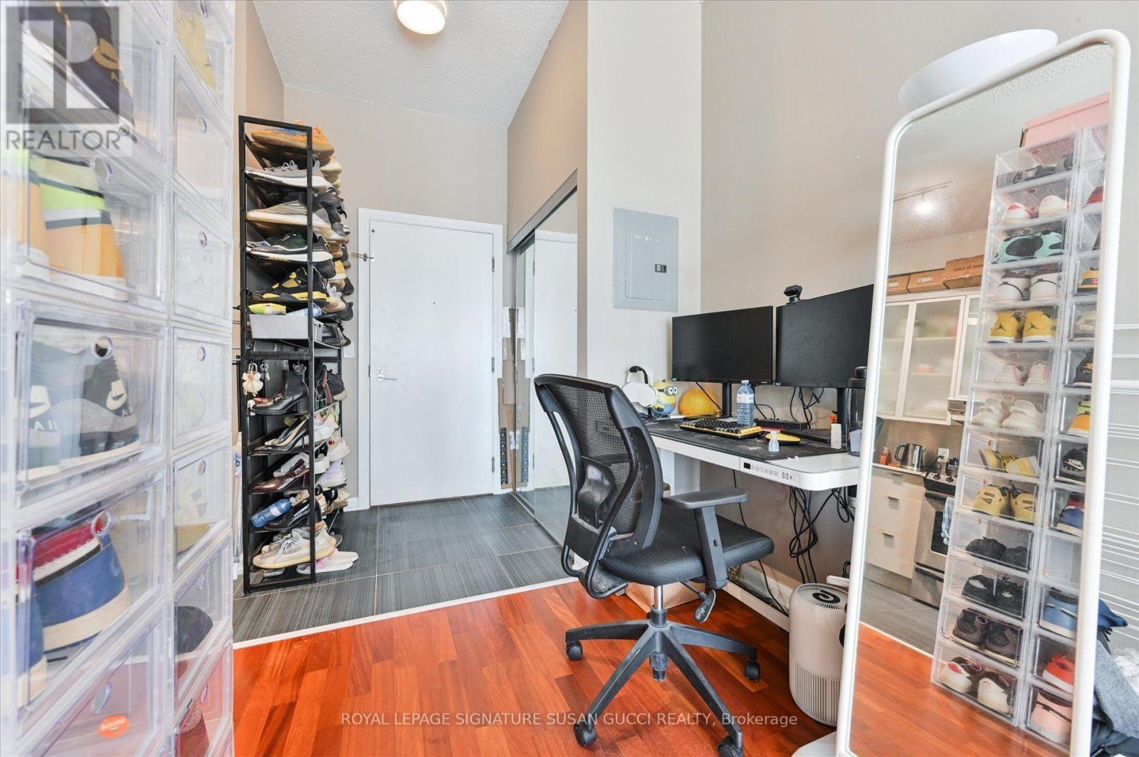 1825 - 111 Elizabeth Street, Toronto, Ontario  M5G 1P7 - Photo 6 - C13719320