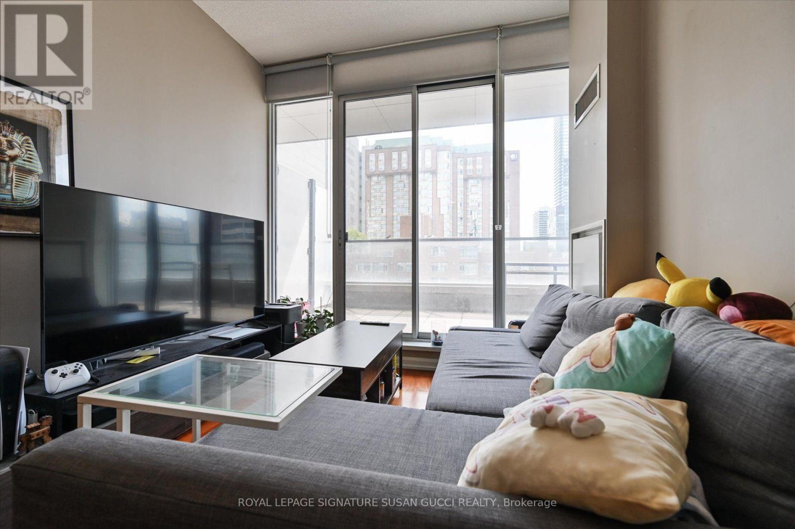 1825 - 111 Elizabeth Street, Toronto, Ontario  M5G 1P7 - Photo 8 - C13719320