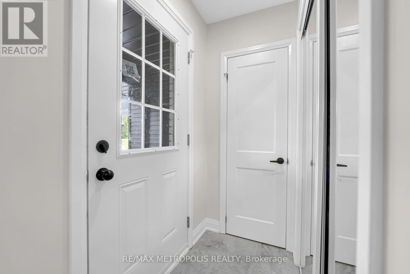 205 Clemence Avenue, Whitby, Ontario  L1N 1E7 - Photo 6 - E13719460