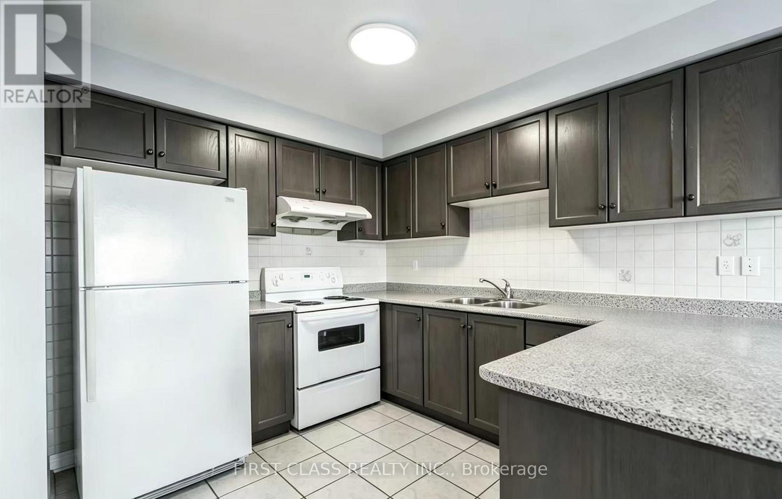 77 Sunway Square, Markham, Ontario  L3P 7X5 - Photo 2 - N13719412