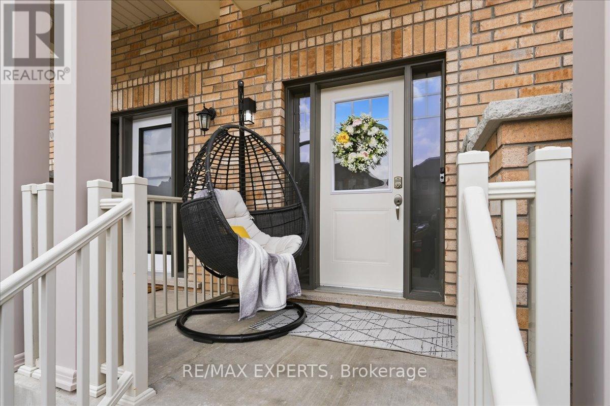 68 Lorne Thomas Place, New Tecumseth, Ontario  L9R 0V8 - Photo 2 - N13719450