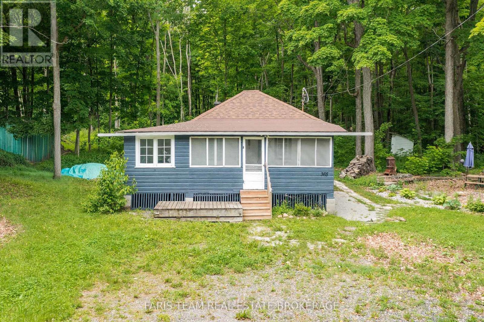 365 Robins Point Road, Tay, Ontario  L0K 2A0 - Photo 2 - S13719356