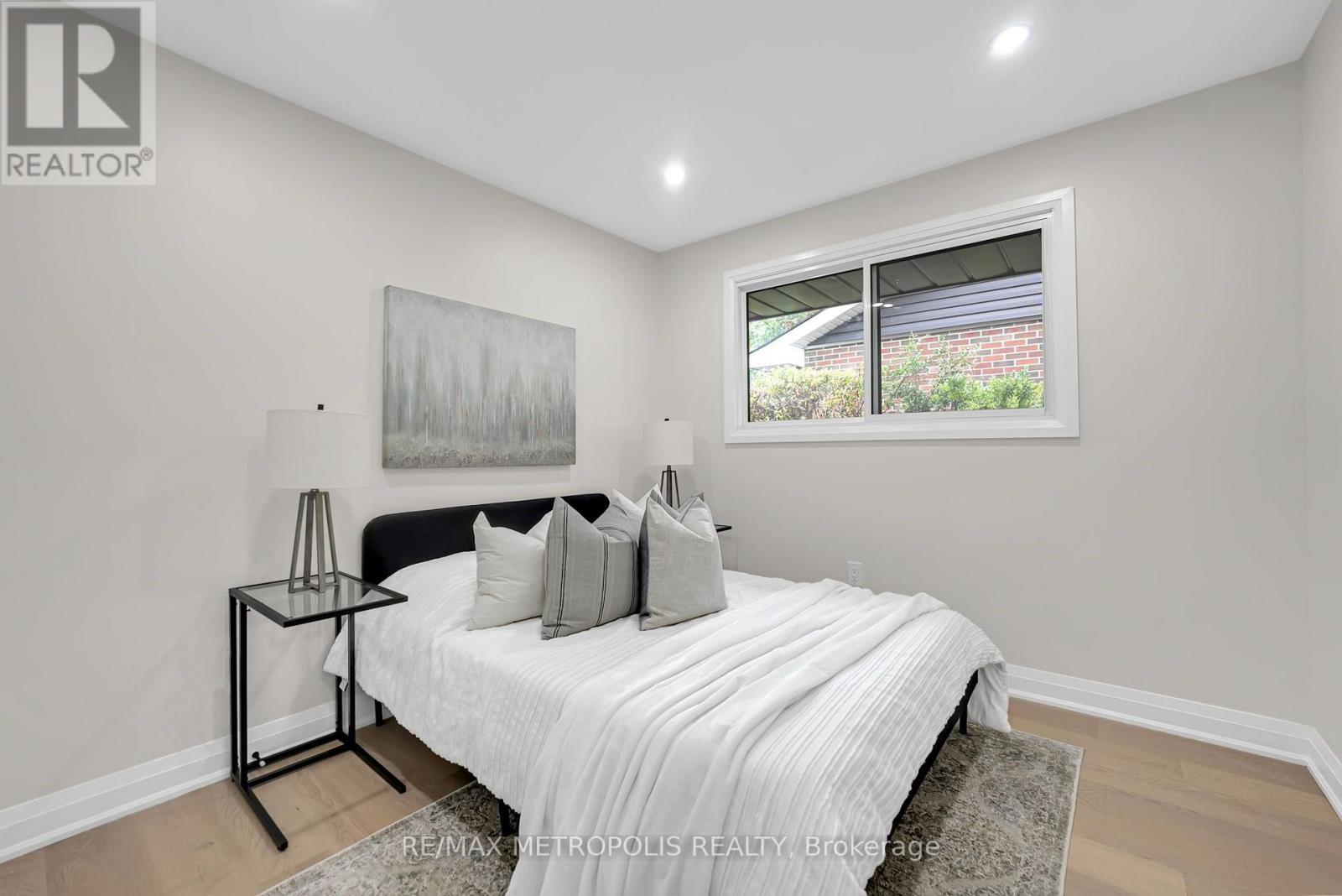 205 Clemence Avenue, Whitby, Ontario  L1N 1E7 - Photo 15 - E13719460