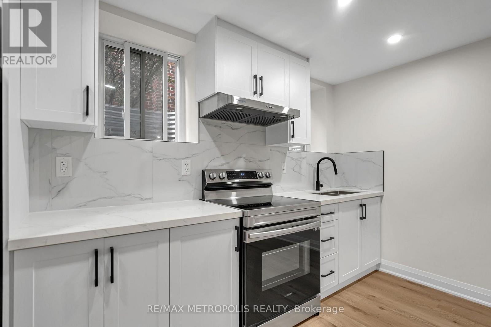 205 Clemence Avenue, Whitby, Ontario  L1N 1E7 - Photo 20 - E13719460