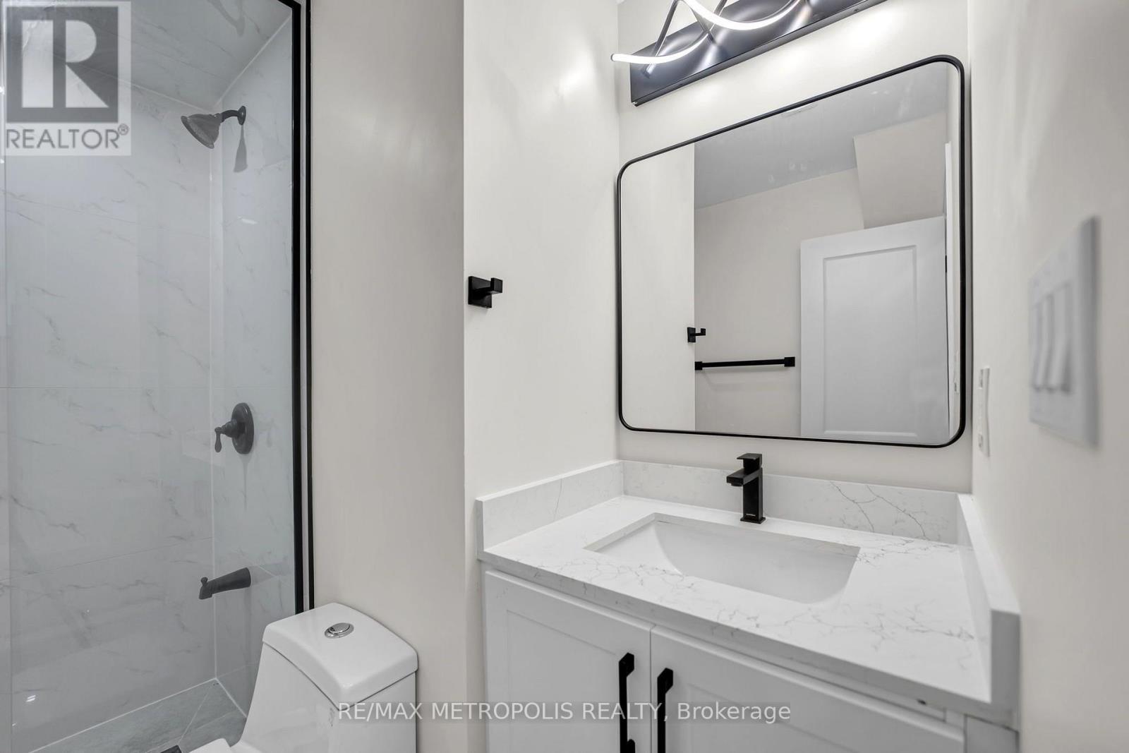 205 Clemence Avenue, Whitby, Ontario  L1N 1E7 - Photo 25 - E13719460