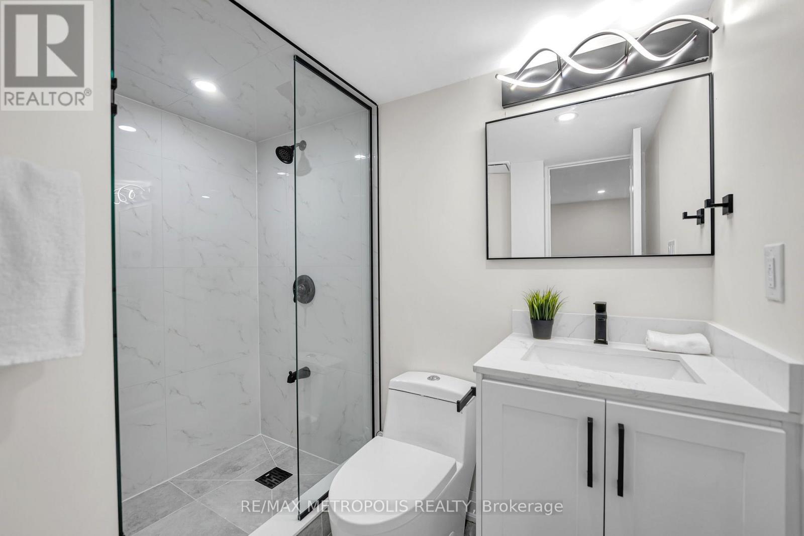 205 Clemence Avenue, Whitby, Ontario  L1N 1E7 - Photo 33 - E13719460