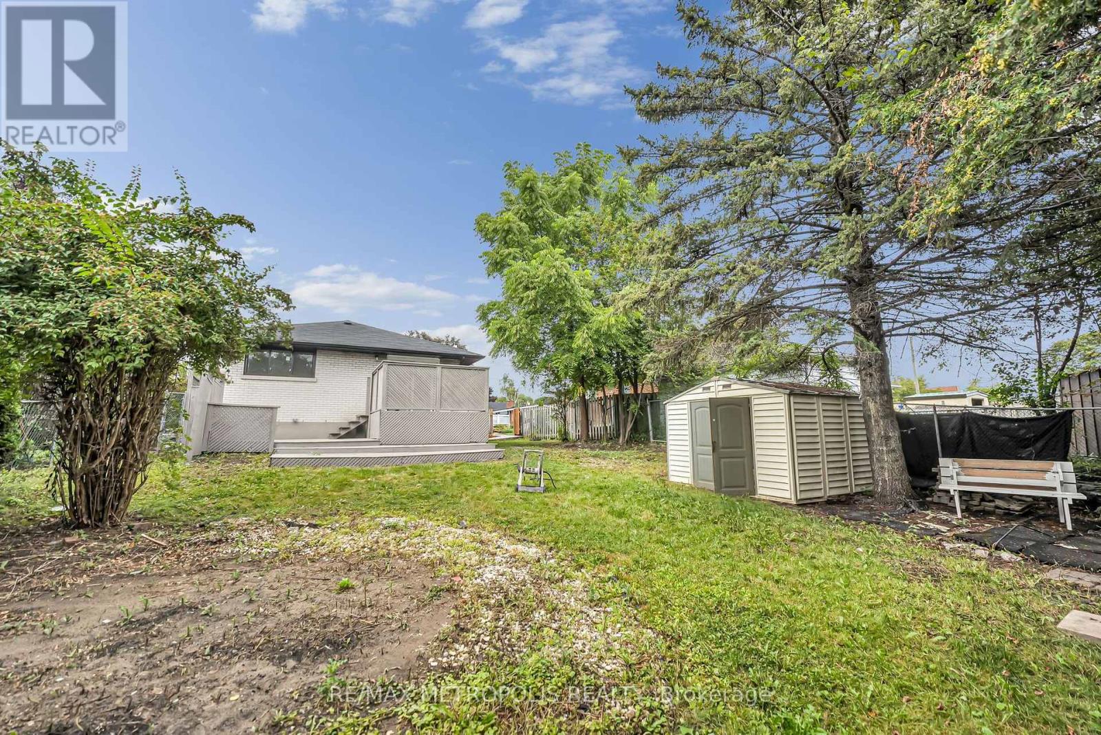 205 Clemence Avenue, Whitby, Ontario  L1N 1E7 - Photo 36 - E13719460