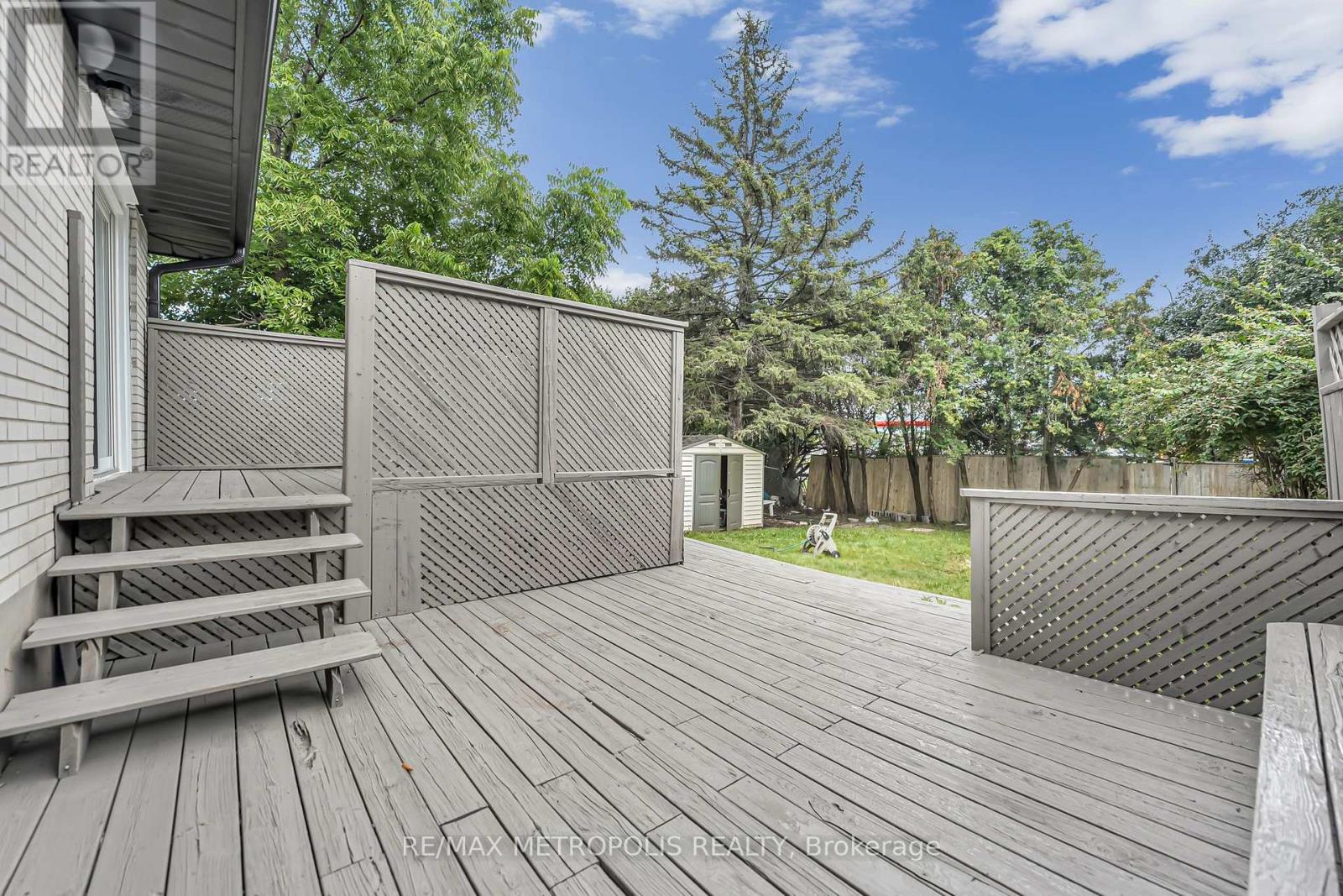 205 Clemence Avenue, Whitby, Ontario  L1N 1E7 - Photo 35 - E13719460