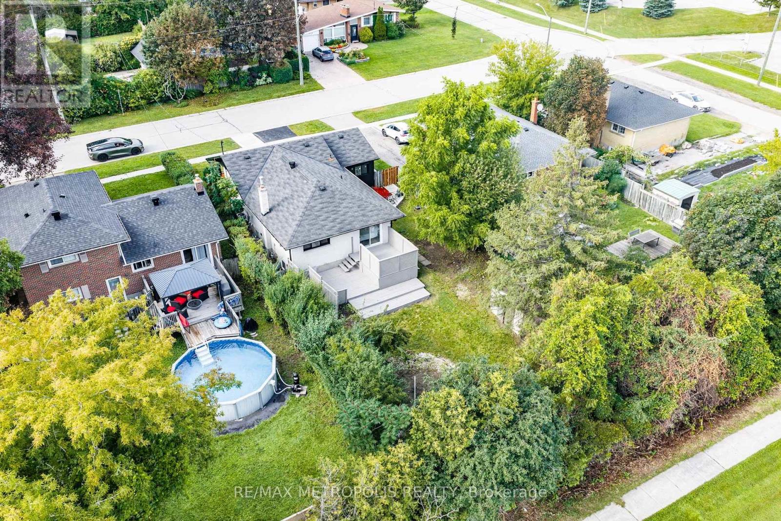 205 Clemence Avenue, Whitby, Ontario  L1N 1E7 - Photo 38 - E13719460