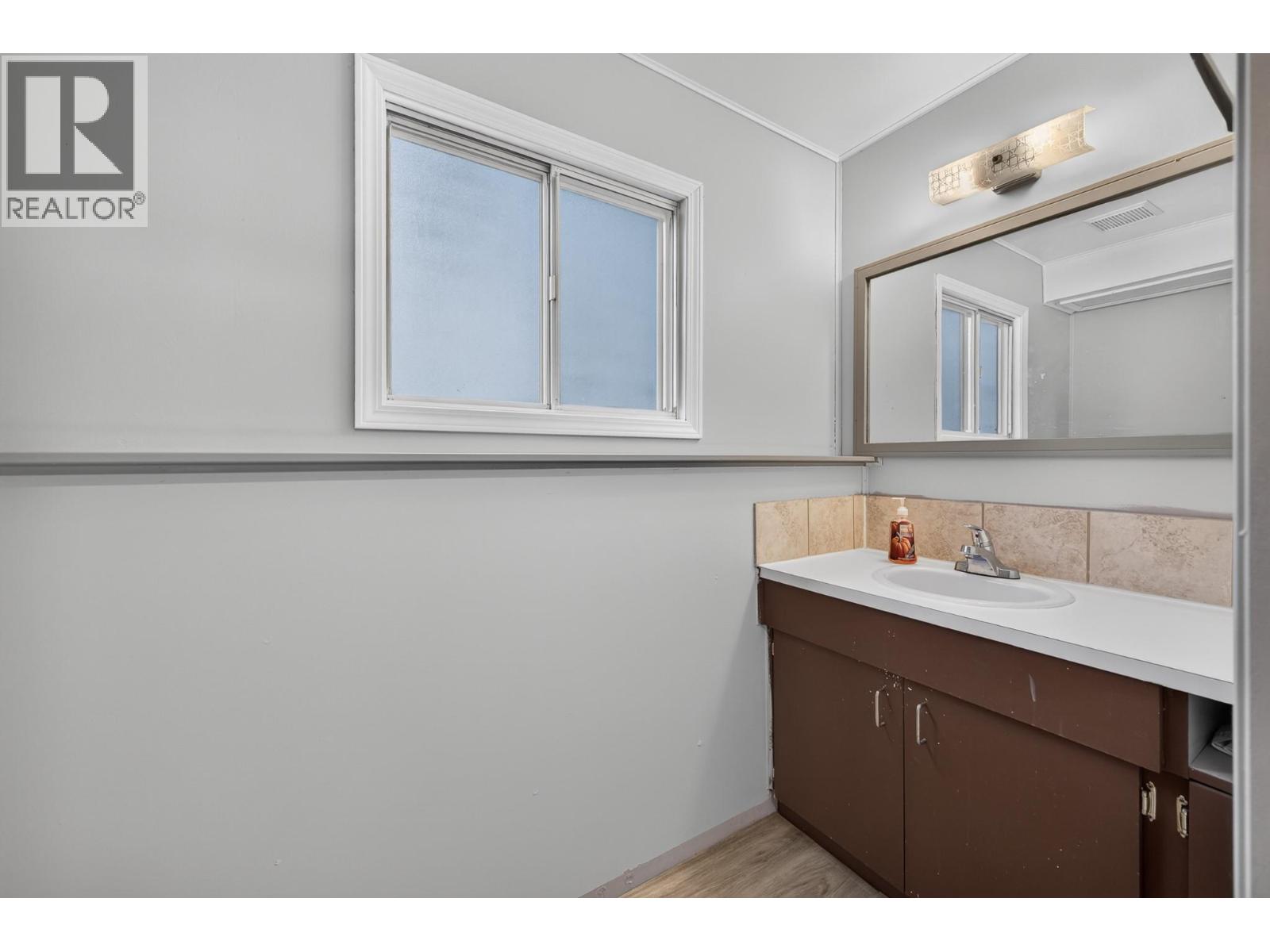 816 Bebek Road, Kamloops, British Columbia  V2B 6P1 - Photo 22 - 10394538