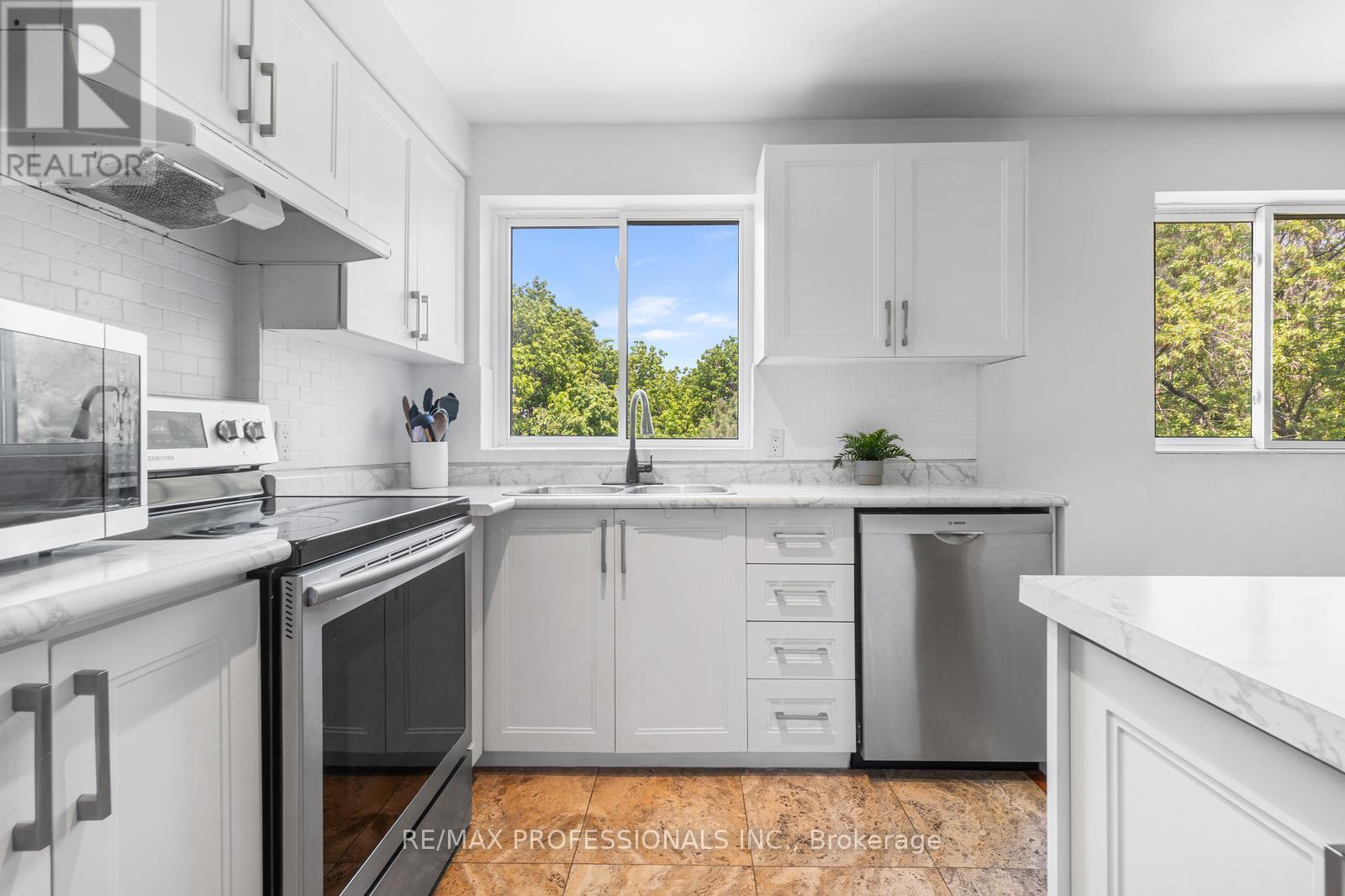 313 - 1275 Cornerbrook Place, Mississauga, Ontario  L5C 3J3 - Photo 14 - W13719284