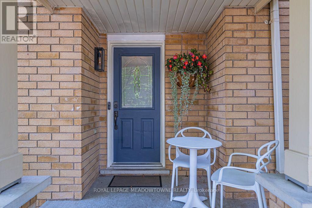 1116 Barclay Circle, Milton, Ontario  L9T 5W4 - Photo 4 - W13719332