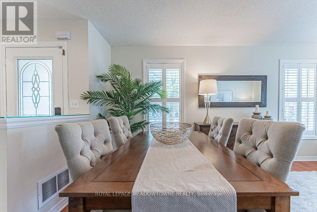 1116 Barclay Circle, Milton, Ontario  L9T 5W4 - Photo 6 - W13719332