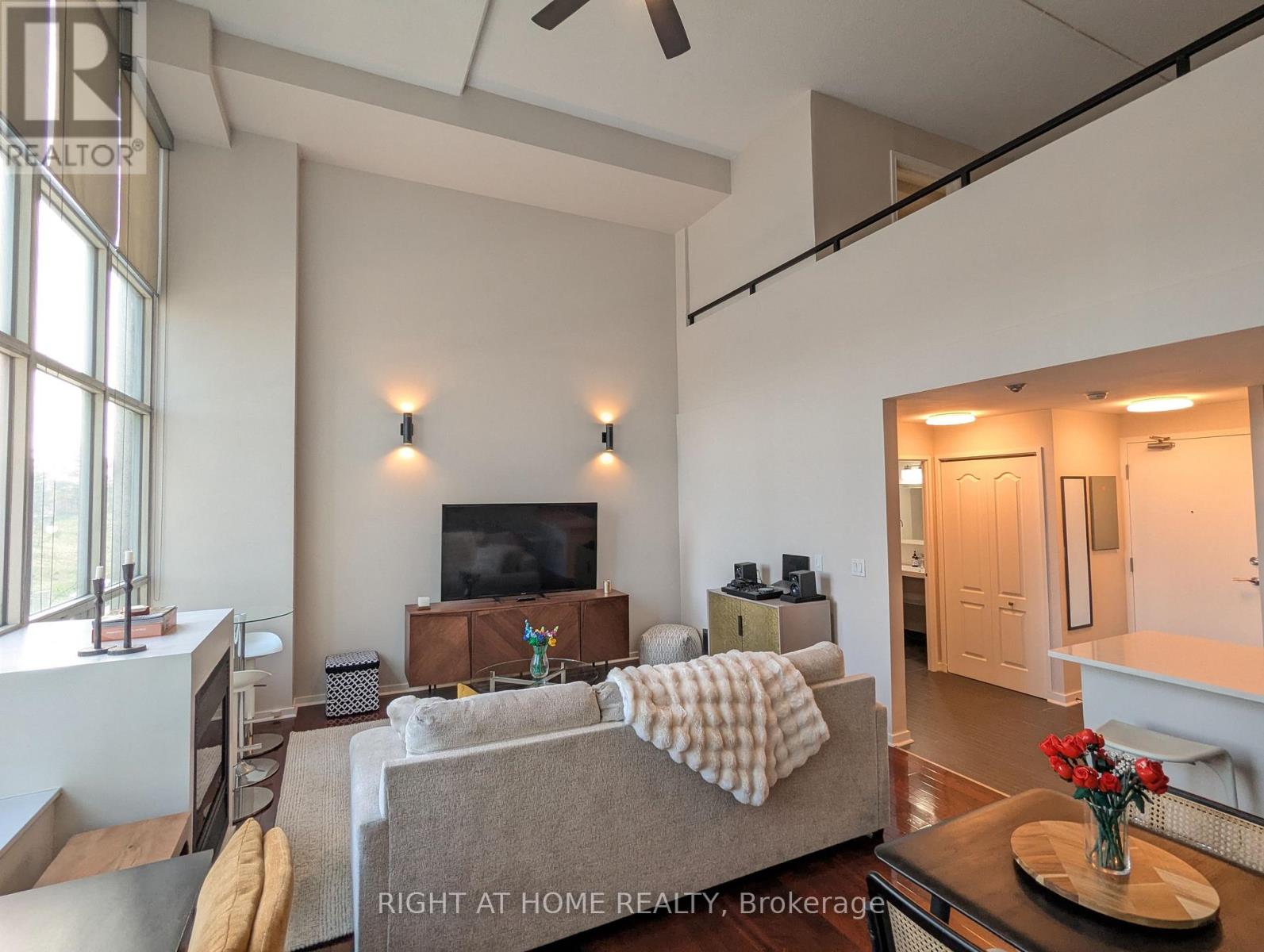 215 - 300 Manitoba Street, Toronto, Ontario  M8Y 4G9 - Photo 11 - W13719410