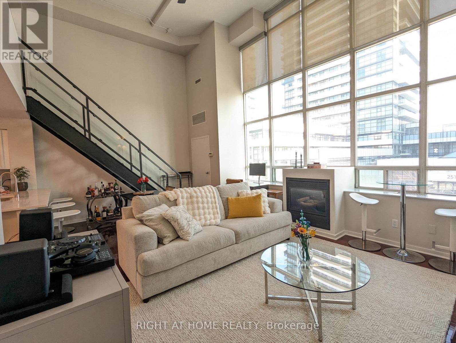 215 - 300 Manitoba Street, Toronto, Ontario  M8Y 4G9 - Photo 14 - W13719410