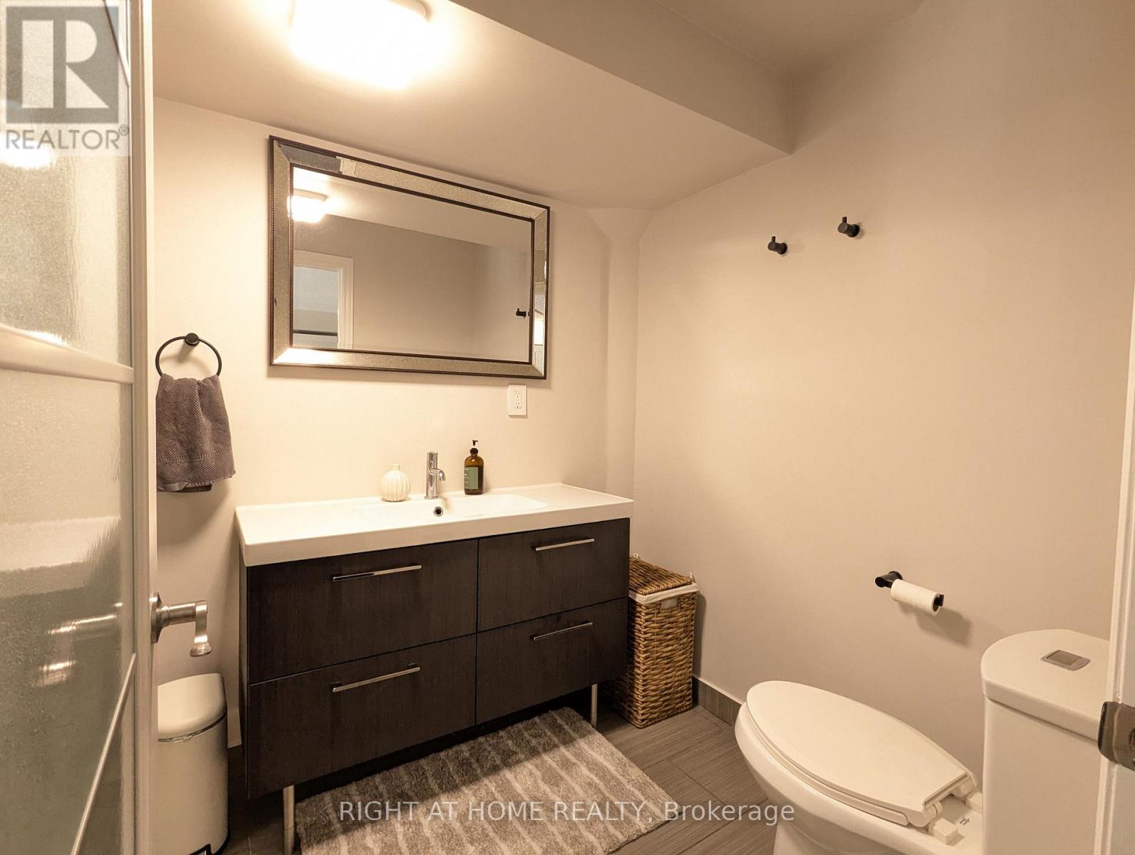 215 - 300 Manitoba Street, Toronto, Ontario  M8Y 4G9 - Photo 17 - W13719410