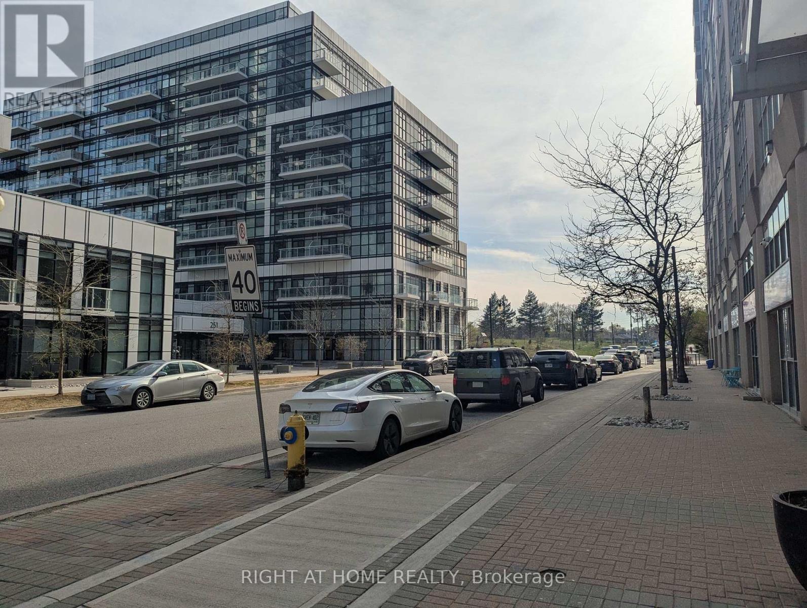 215 - 300 Manitoba Street, Toronto, Ontario  M8Y 4G9 - Photo 2 - W13719410