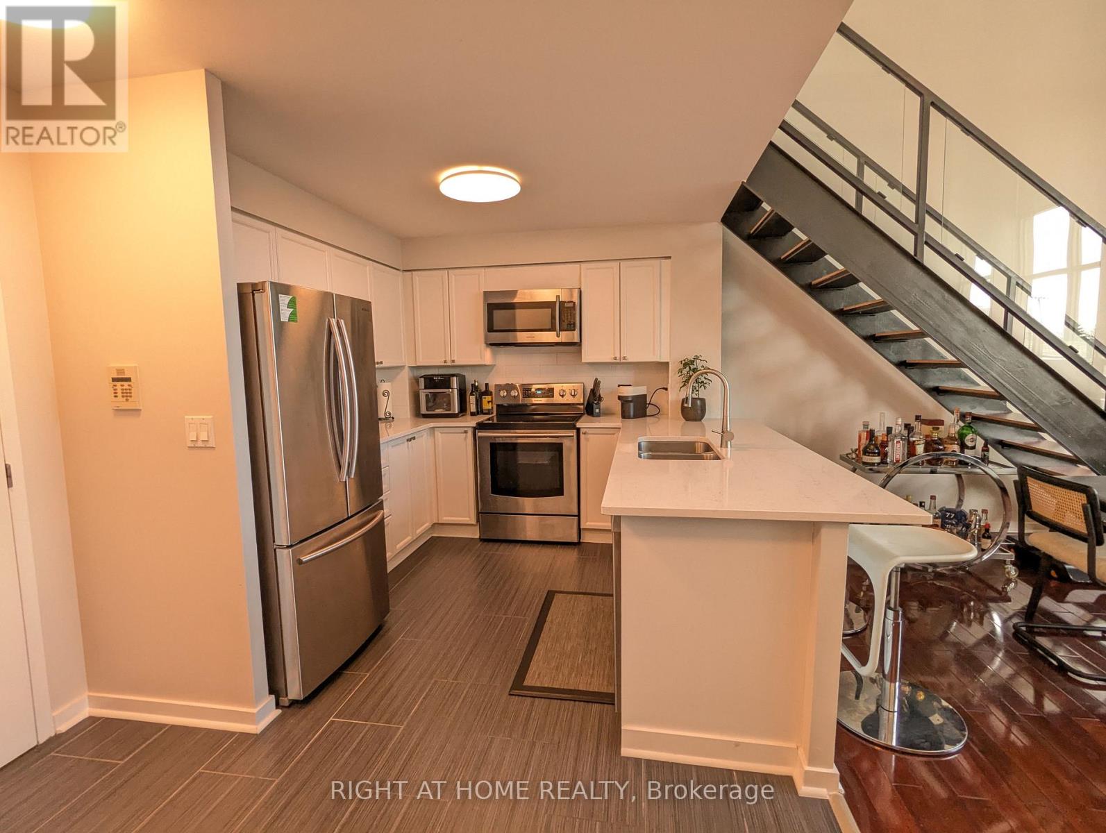 215 - 300 Manitoba Street, Toronto, Ontario  M8Y 4G9 - Photo 20 - W13719410