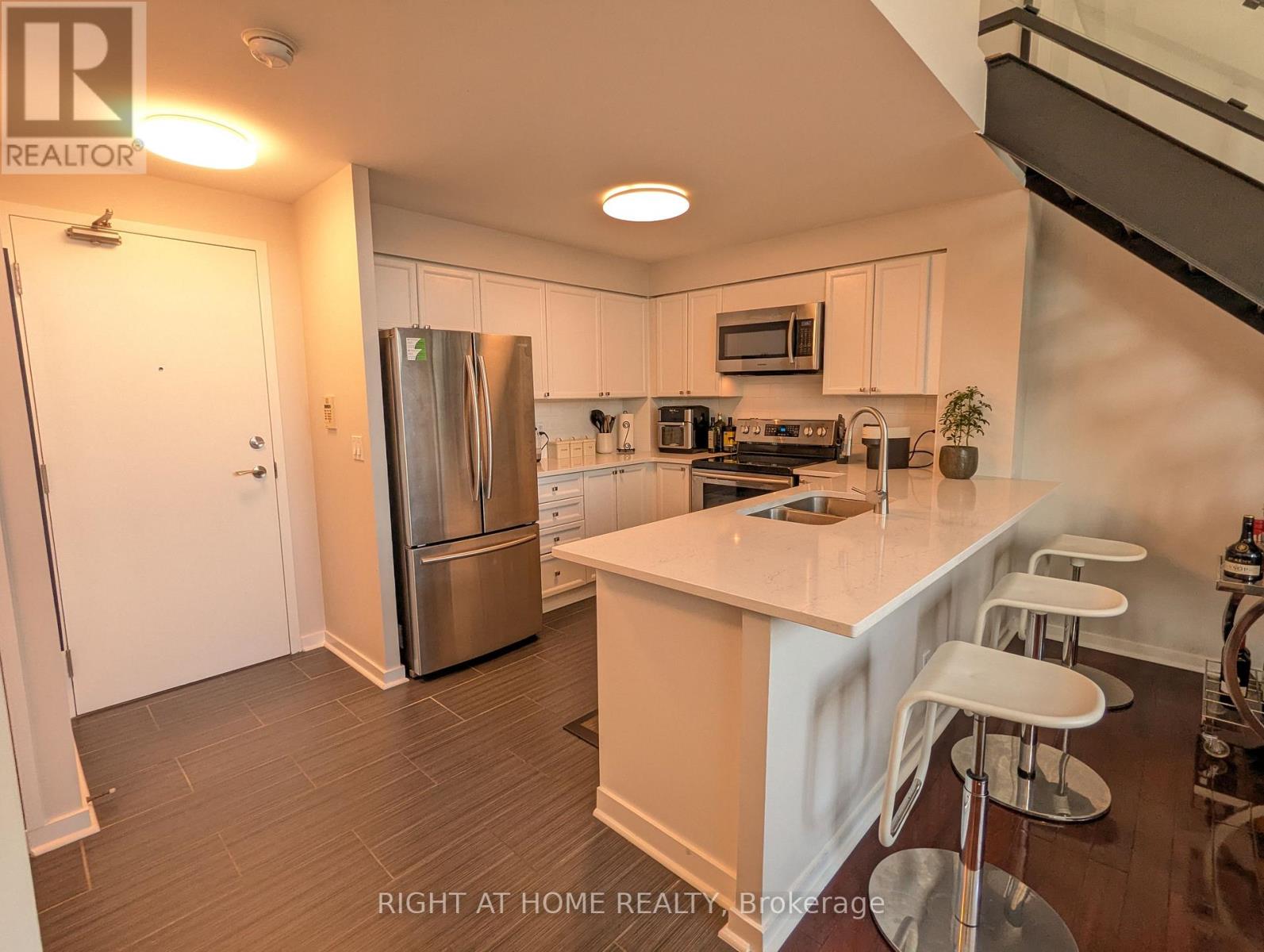 215 - 300 Manitoba Street, Toronto, Ontario  M8Y 4G9 - Photo 22 - W13719410