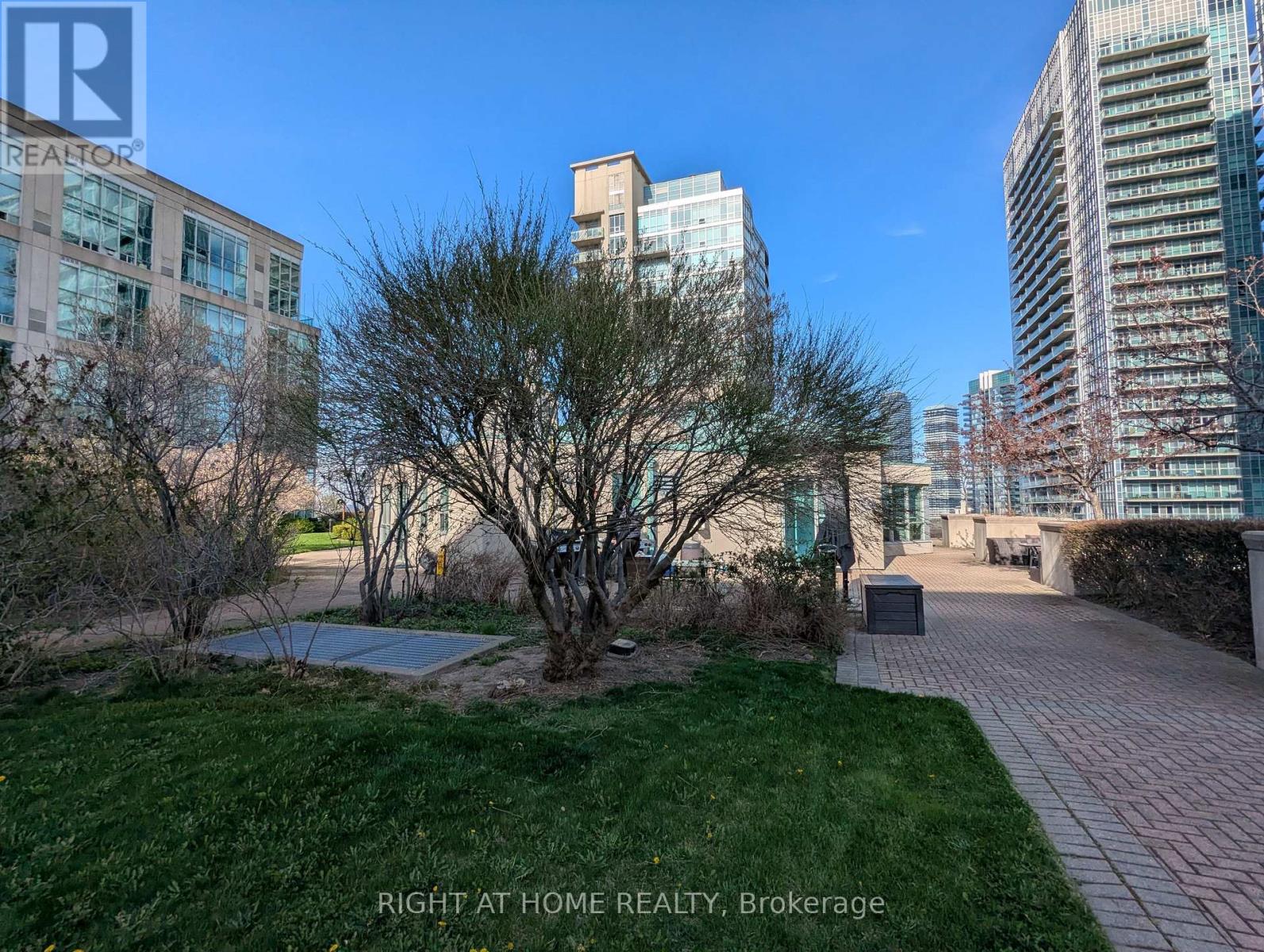 215 - 300 Manitoba Street, Toronto, Ontario  M8Y 4G9 - Photo 33 - W13719410