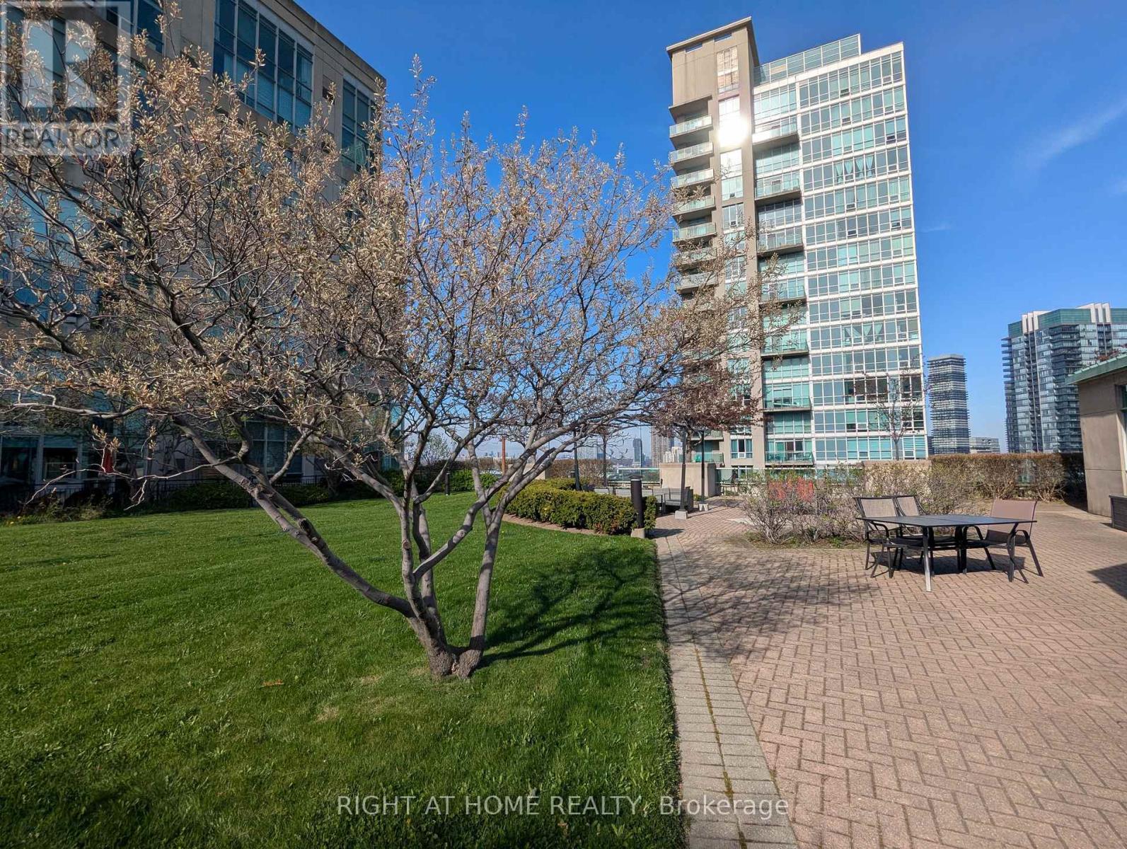215 - 300 Manitoba Street, Toronto, Ontario  M8Y 4G9 - Photo 37 - W13719410