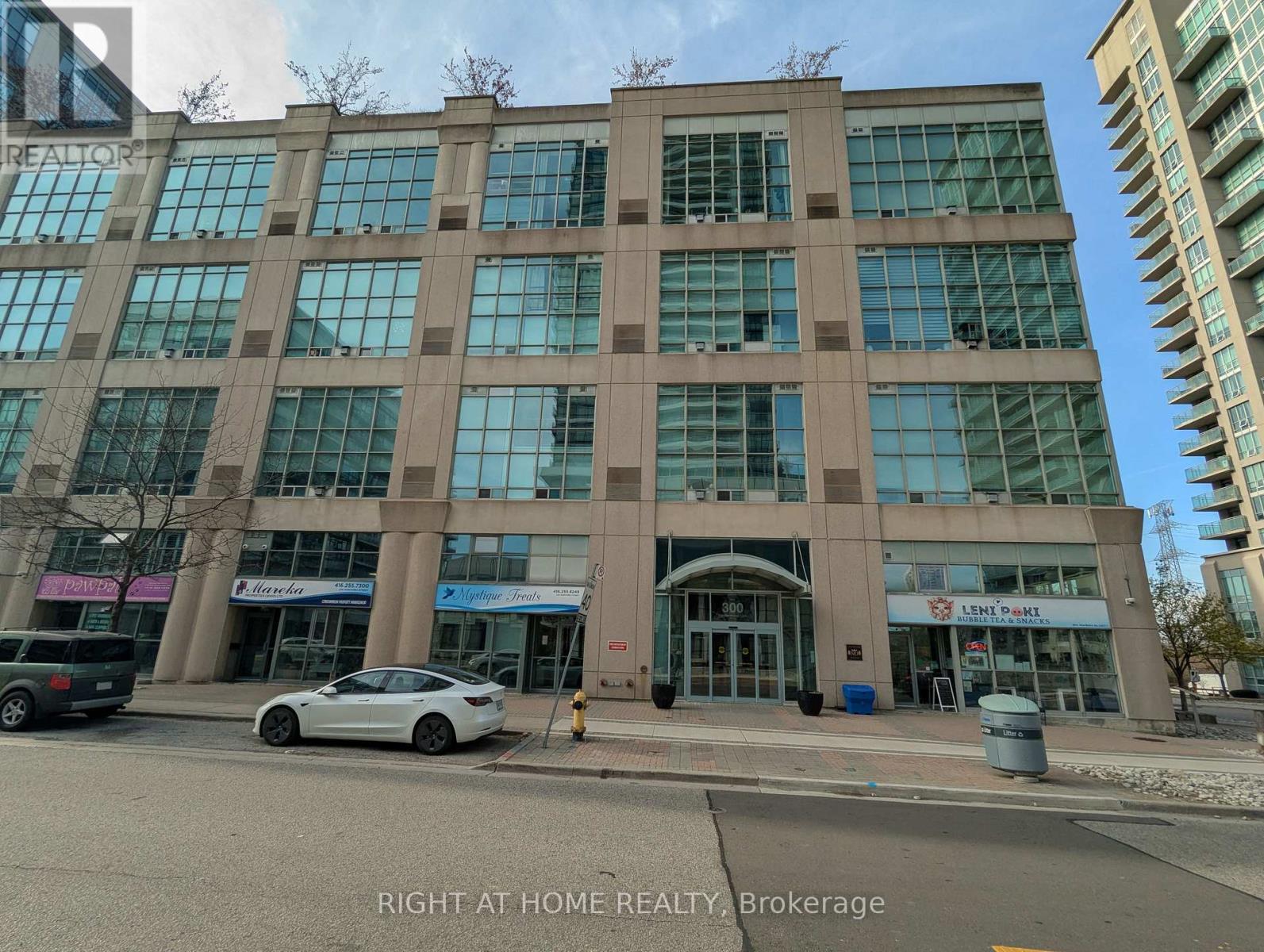 215 - 300 Manitoba Street, Toronto, Ontario  M8Y 4G9 - Photo 6 - W13719410