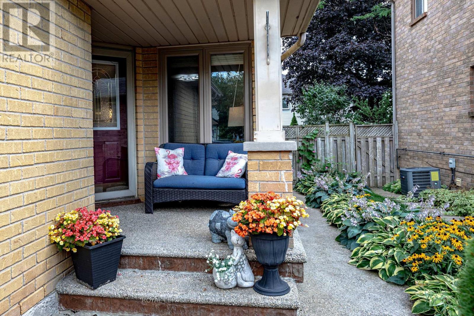 31 Grindstone Way, Hamilton, Ontario  L9H 7B7 - Photo 4 - X13719338