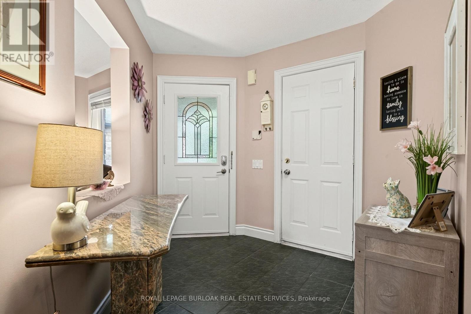 31 Grindstone Way, Hamilton, Ontario  L9H 7B7 - Photo 5 - X13719338