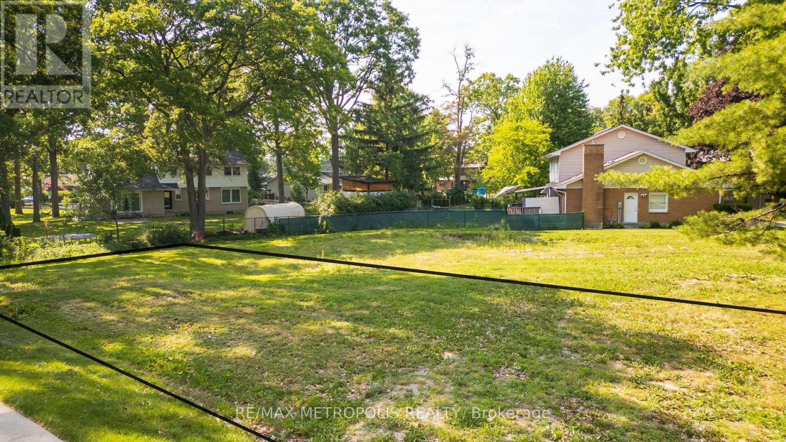 1307-S Ridgewood Drive, Sarnia, Ontario  N7V 3R2 - Photo 13 - X13719358