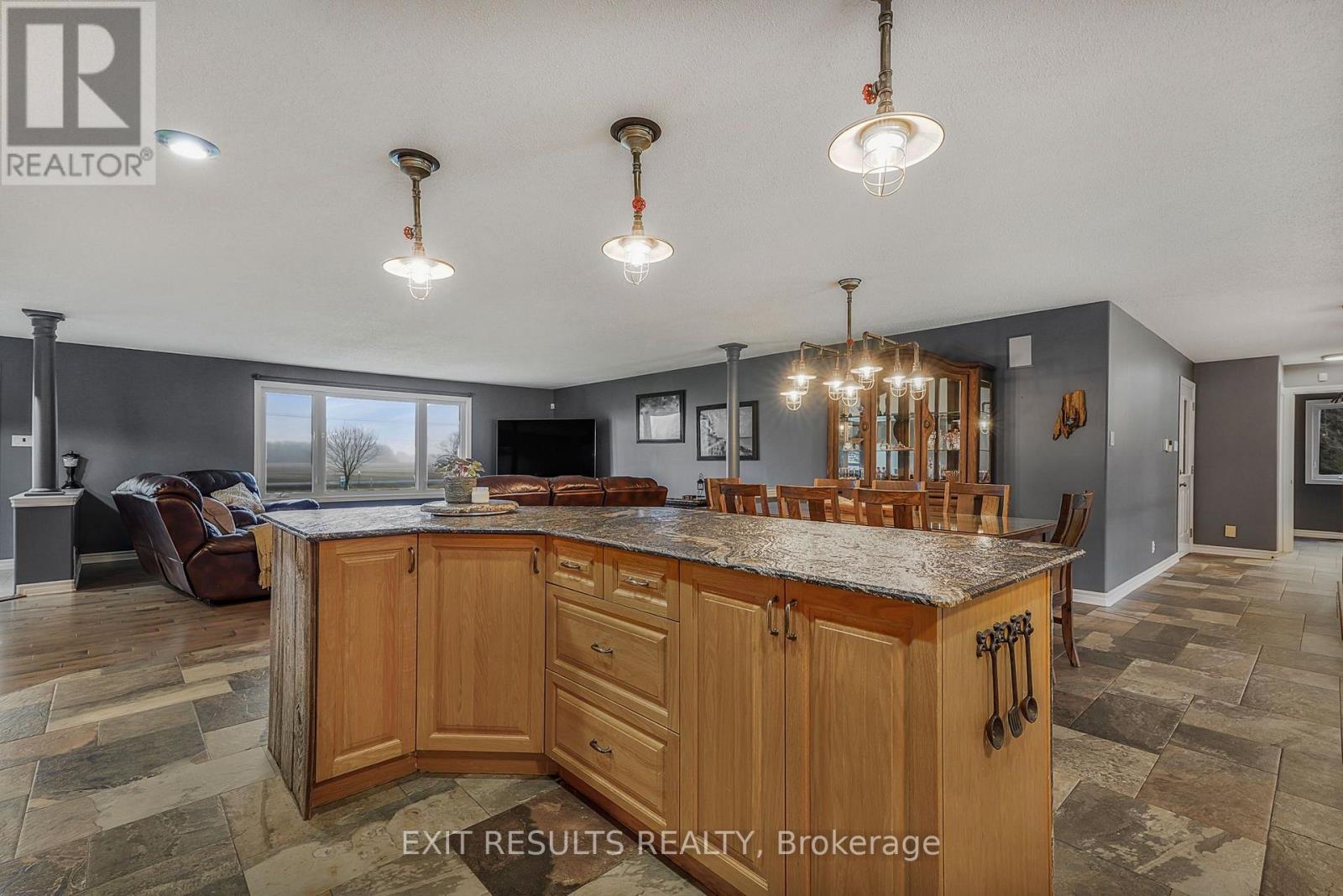 638 St Thomas Road E, Russell, Ontario  K0A 1W0 - Photo 11 - X13568160