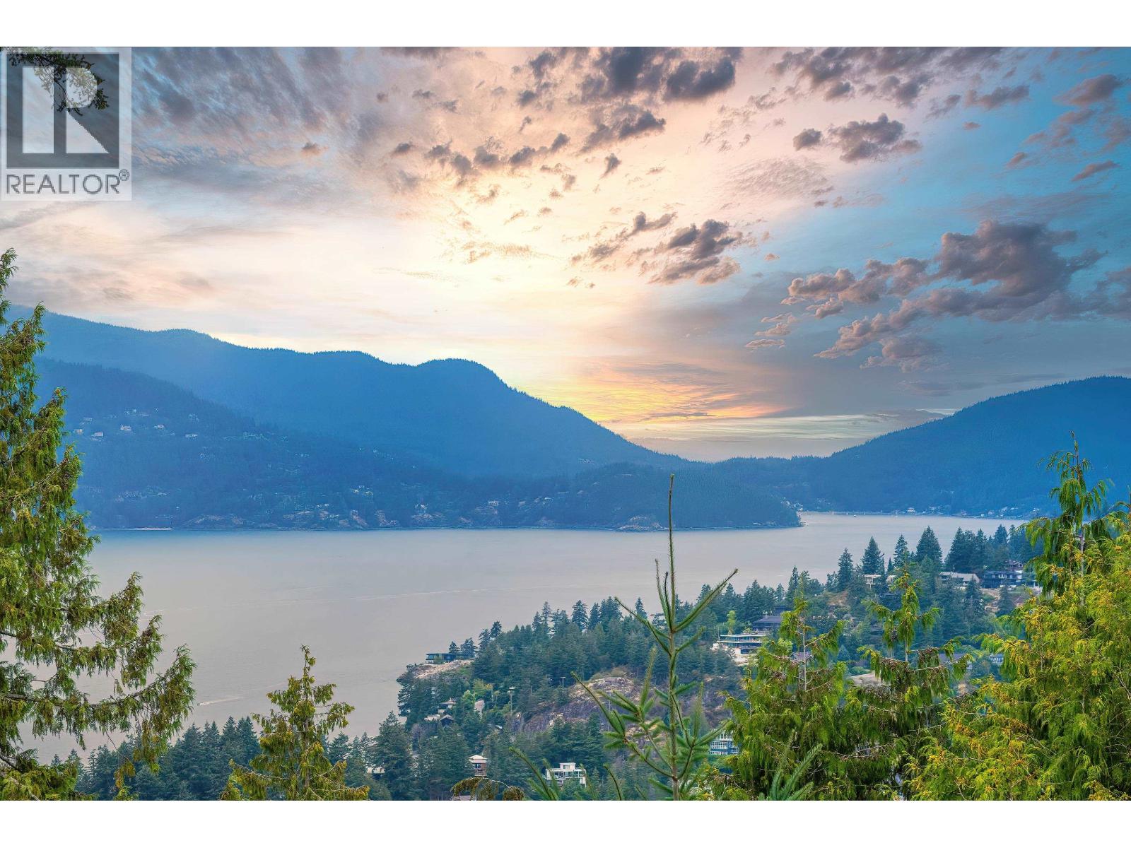 5343 MONTE BRE CRESCENT, West Vancouver, British Columbia