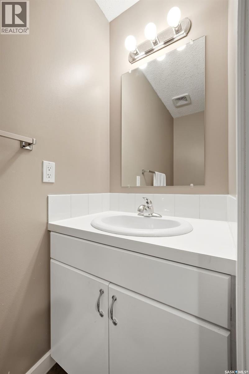 906 Hopkins Crescent N, Regina, Saskatchewan  S4X 2N3 - Photo 14 - SK046746