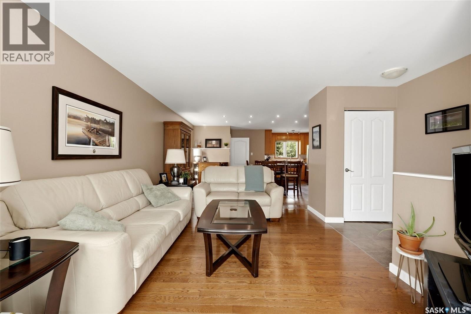 906 Hopkins Crescent N, Regina, Saskatchewan  S4X 2N3 - Photo 6 - SK046746