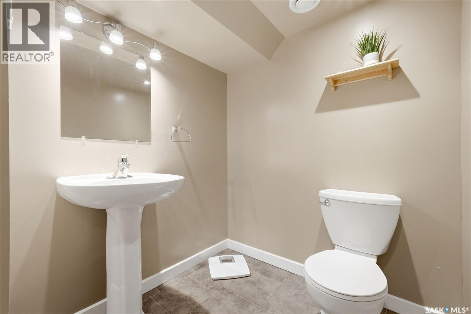 906 Hopkins Crescent N, Regina, Saskatchewan  S4X 2N3 - Photo 27 - SK046746