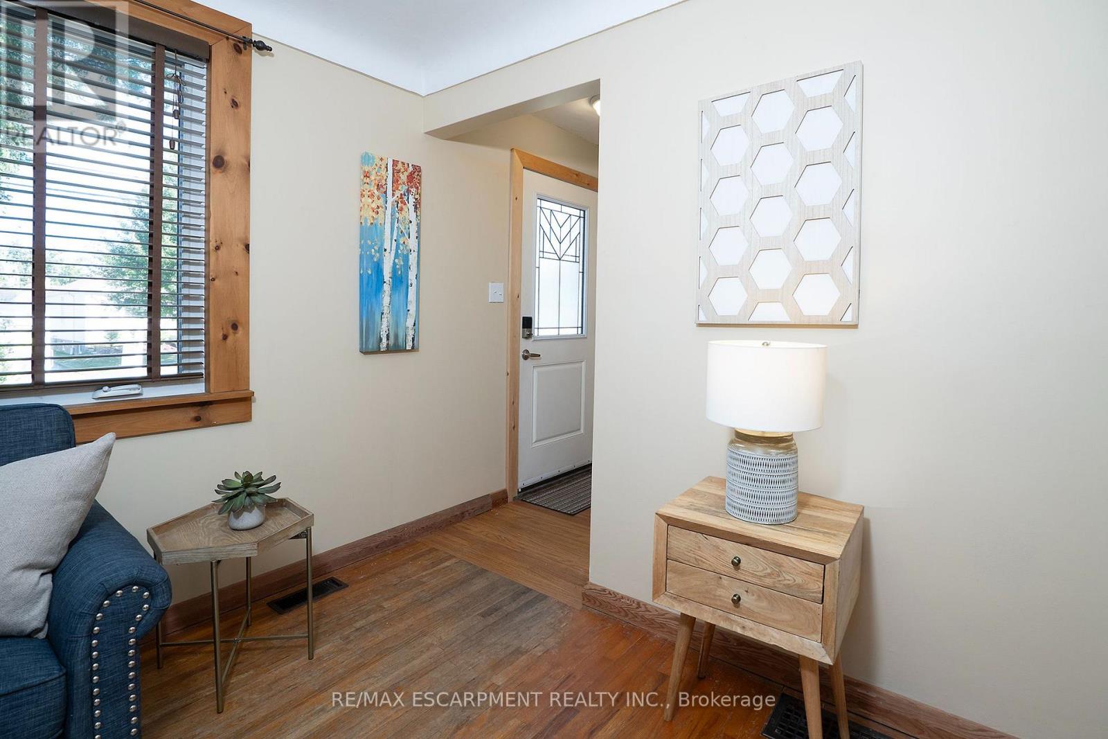 274 East 38th Street, Hamilton, Ontario  L8V 4G3 - Photo 4 - X13719244