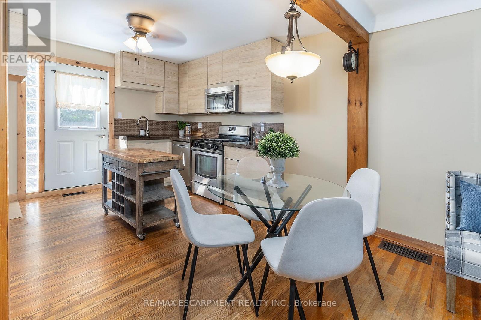 274 East 38th Street, Hamilton, Ontario  L8V 4G3 - Photo 6 - X13719244