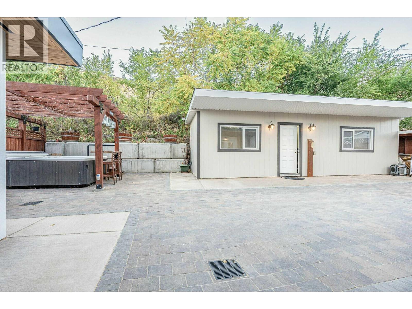 6466 Spartan Street, Oliver, British Columbia  V0H 1T0 - Photo 12 - 10398957