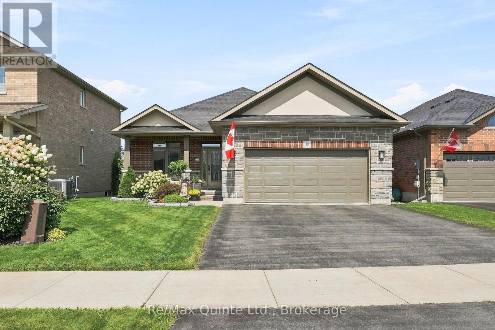 40 FARMINGTON CRESCENT, Belleville, Ontario