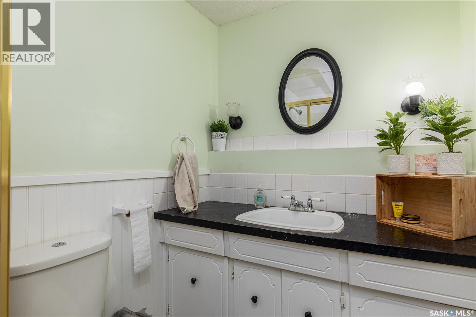 215 Cedar Crescent, Caronport, Saskatchewan  S0H 0S0 - Photo 44 - SK046842